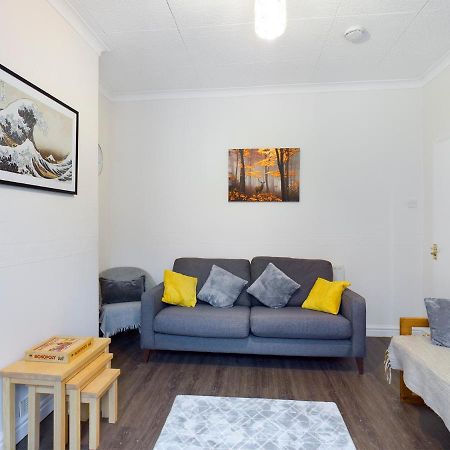Cheerful 3 Bedroom Home With Free Parking And Wifi チェスター エクステリア 写真