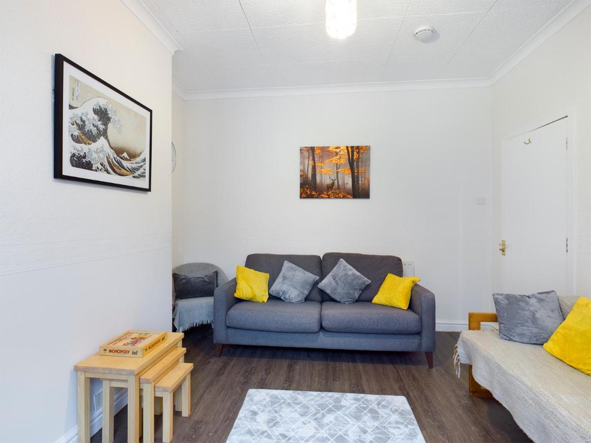 Cheerful 3 Bedroom Home With Free Parking And Wifi チェスター エクステリア 写真