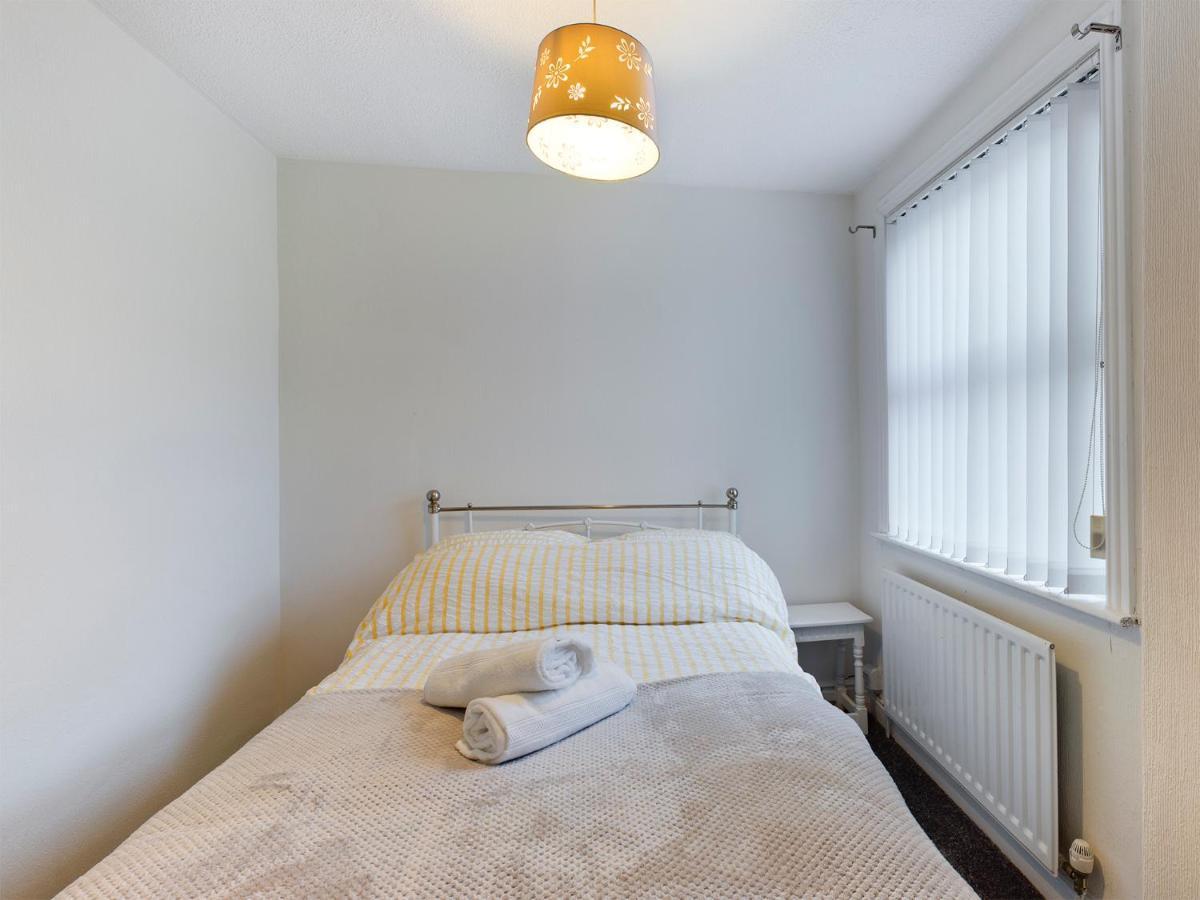 Cheerful 3 Bedroom Home With Free Parking And Wifi チェスター エクステリア 写真