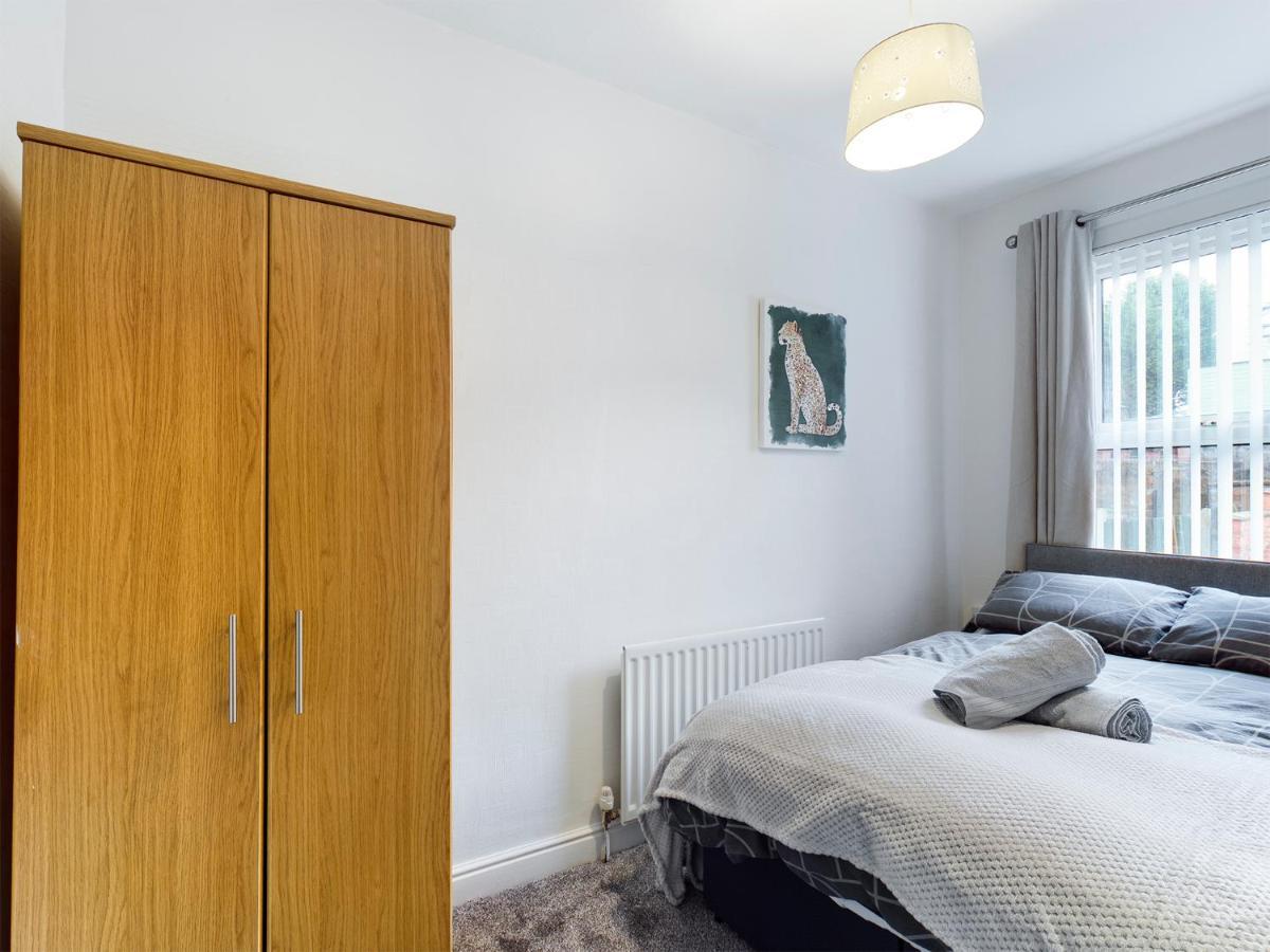 Cheerful 3 Bedroom Home With Free Parking And Wifi チェスター エクステリア 写真